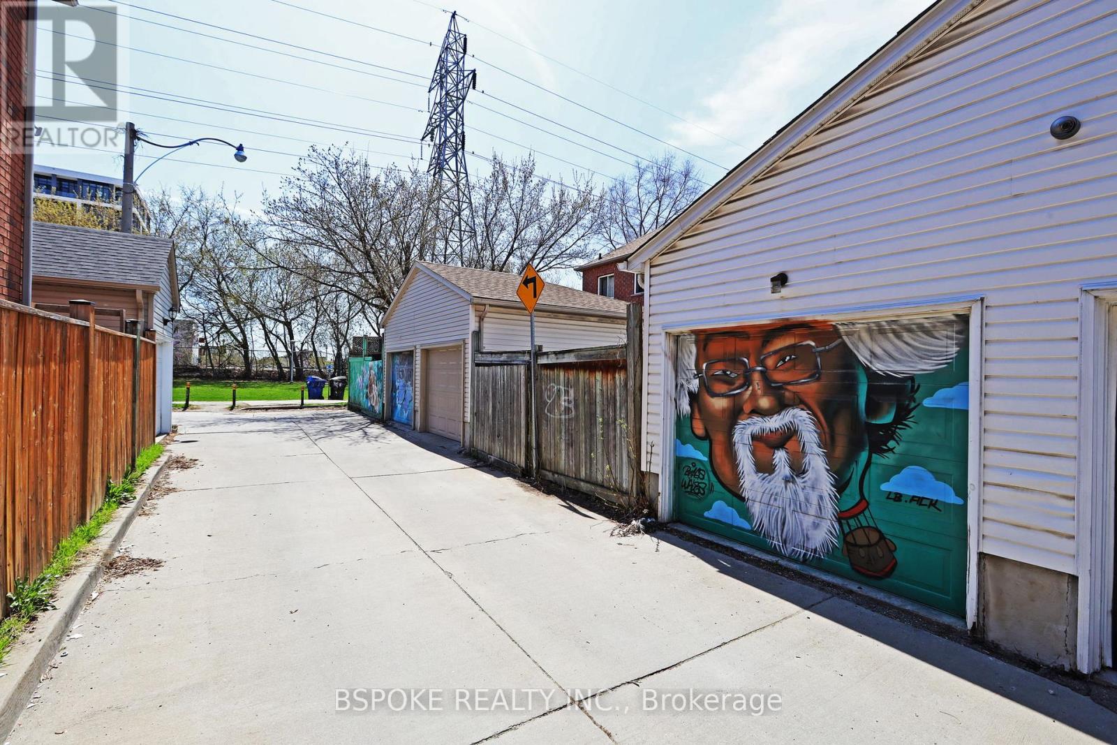 1099 Ossington Avenue, Toronto, Ontario  M6G 4B2 - Photo 29 - C13046858