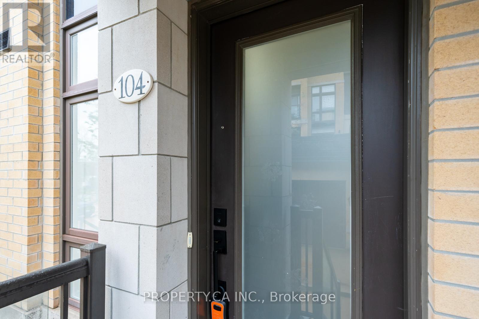 104 - 23 ELDORA AVENUE, Toronto, Ontario