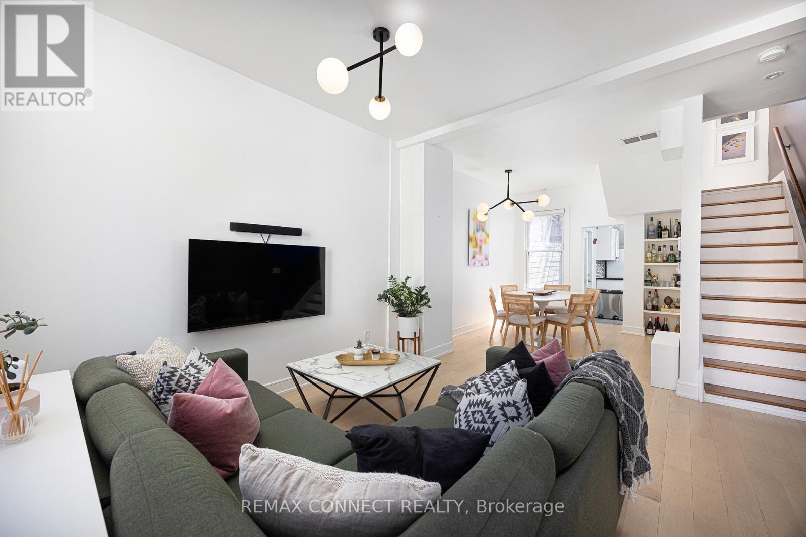 553 KING STREET E, Toronto, Ontario