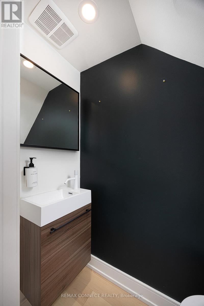 553 King Street E, Toronto, Ontario  M5A 1M5 - Photo 16 - C13047022