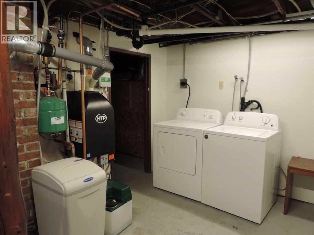 208 Patricia Street, Jasper, Alberta  T0E 1E0 - Photo 8 - A2286186