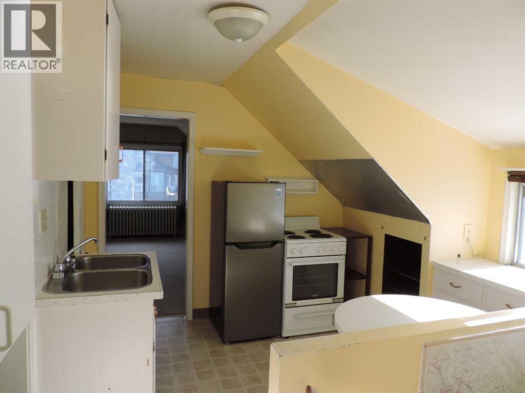 208 Patricia Street, Jasper, Alberta  T0E 1E0 - Photo 10 - A2286186