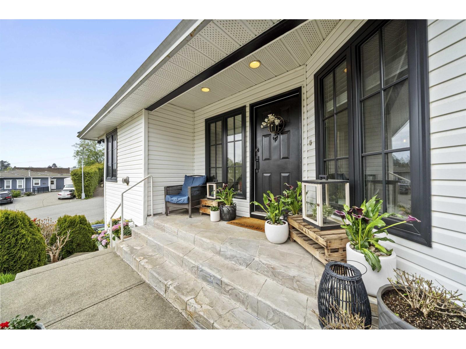 16071 8 Avenue, Surrey, British Columbia  V4A 1A1 - Photo 4 - R3115438