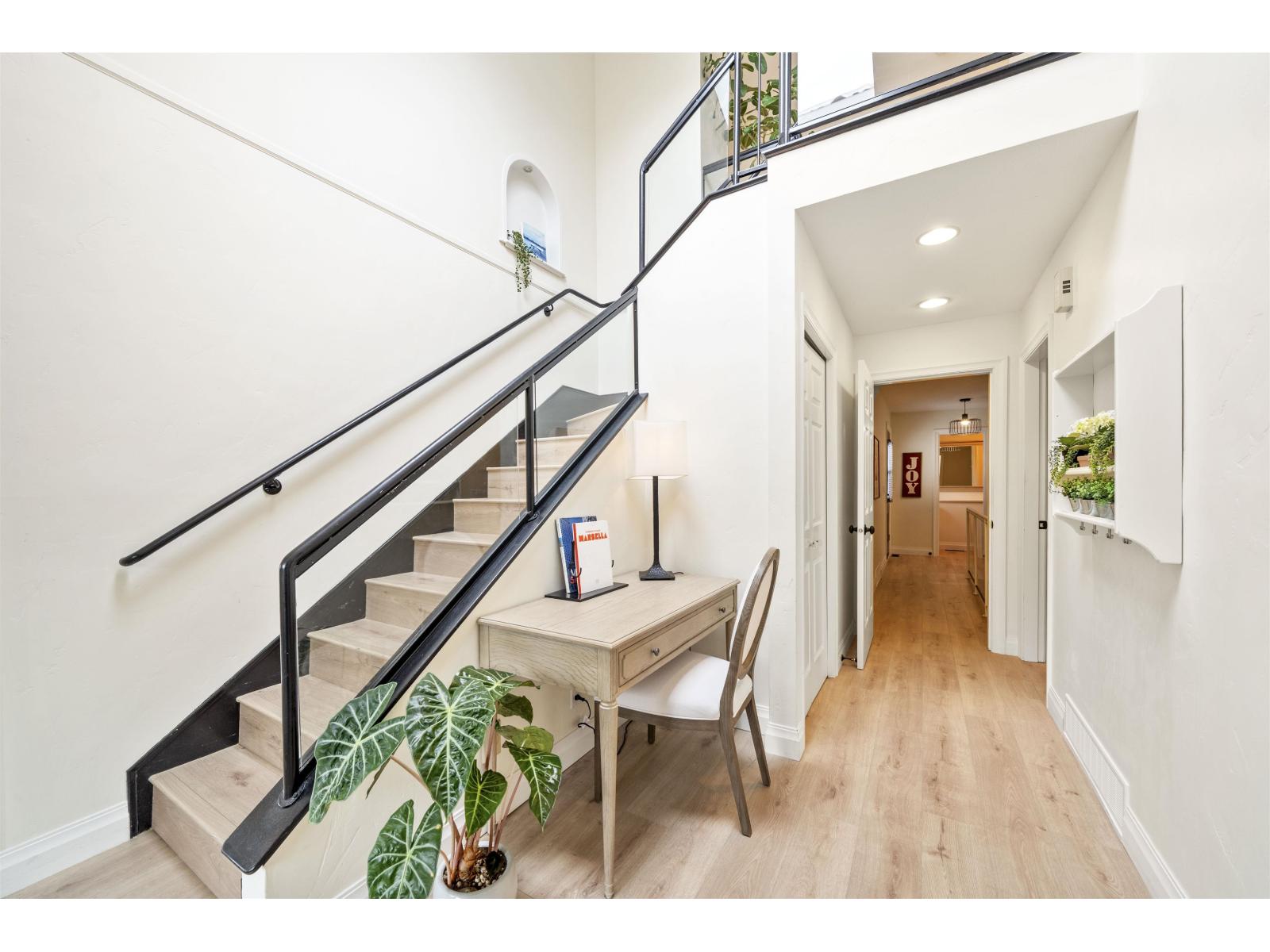 16071 8 Avenue, Surrey, British Columbia  V4A 1A1 - Photo 5 - R3115438