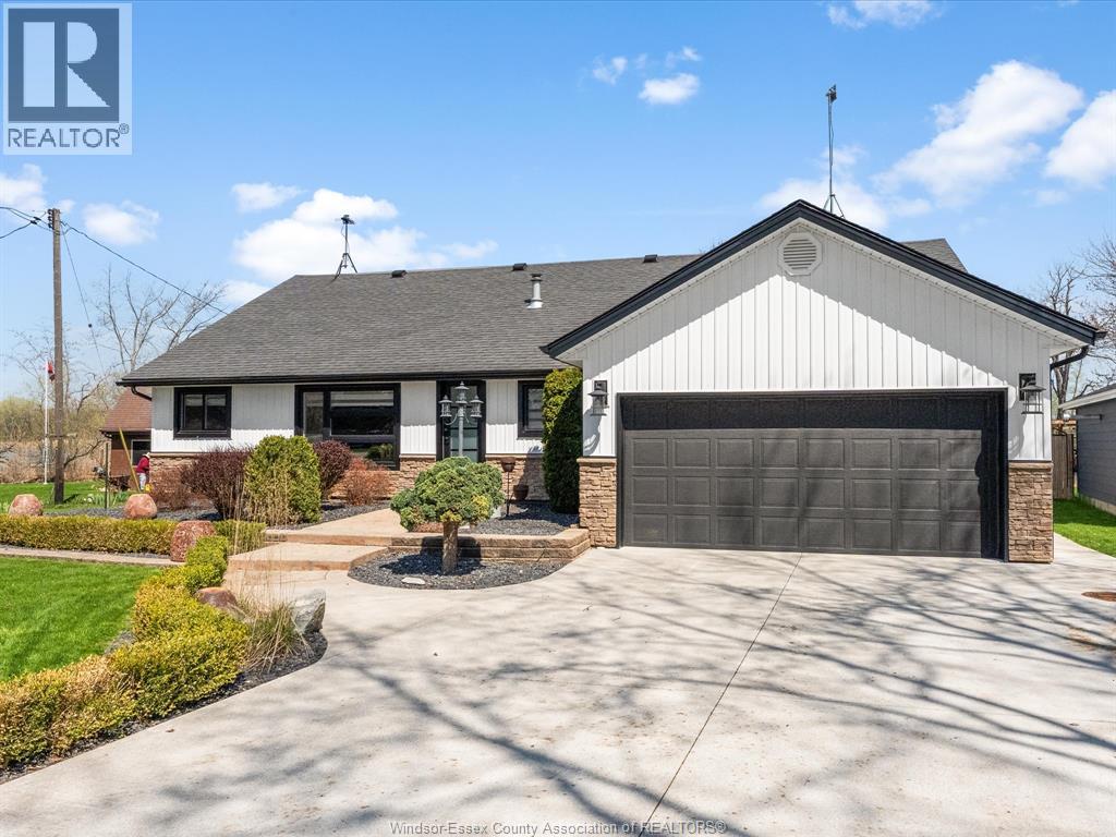 MLS# 26009248: 1122 Heritage ROAD, Kingsville, Canada