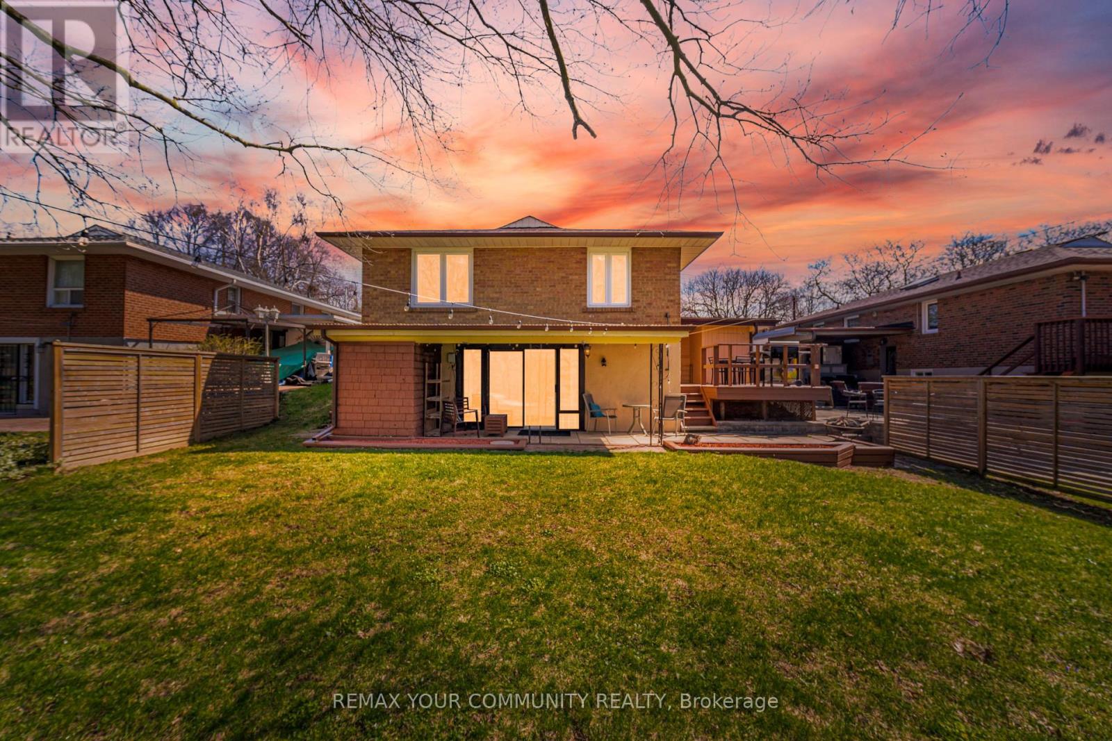 54 Applefield Drive, Toronto, Ontario  M1P 3X9 - Photo 3 - E13046944