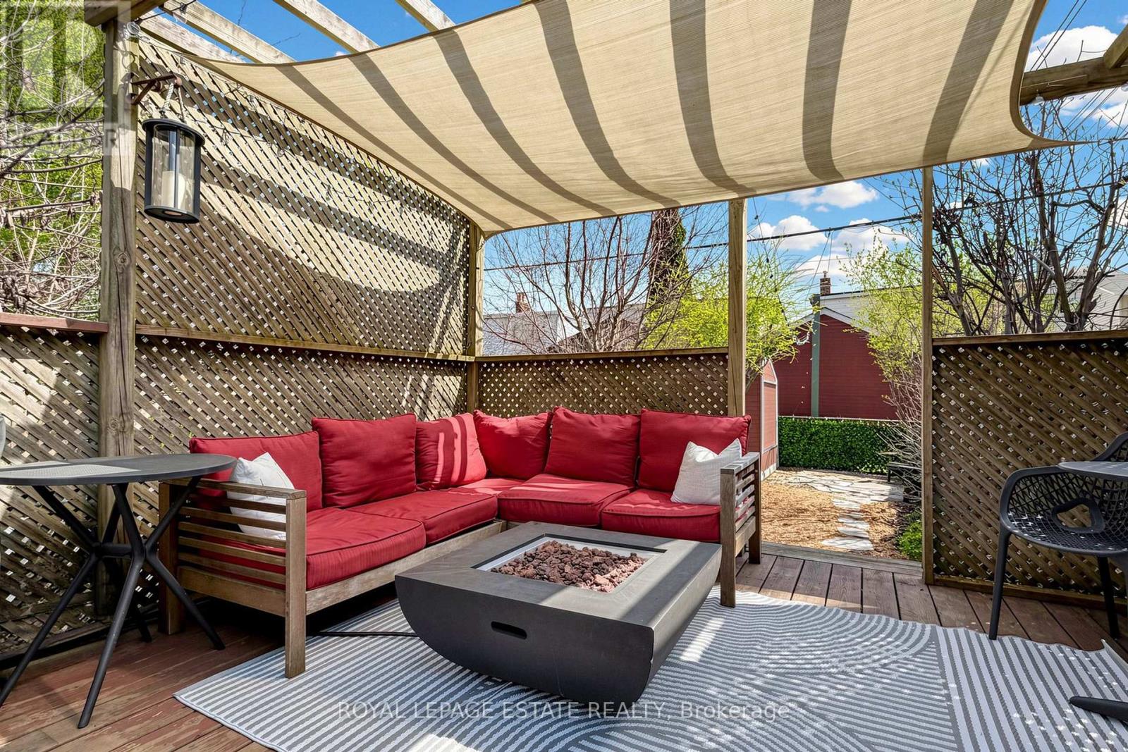 823 Sammon Avenue, Toronto, Ontario  M4C 2E7 - Photo 29 - E13047024