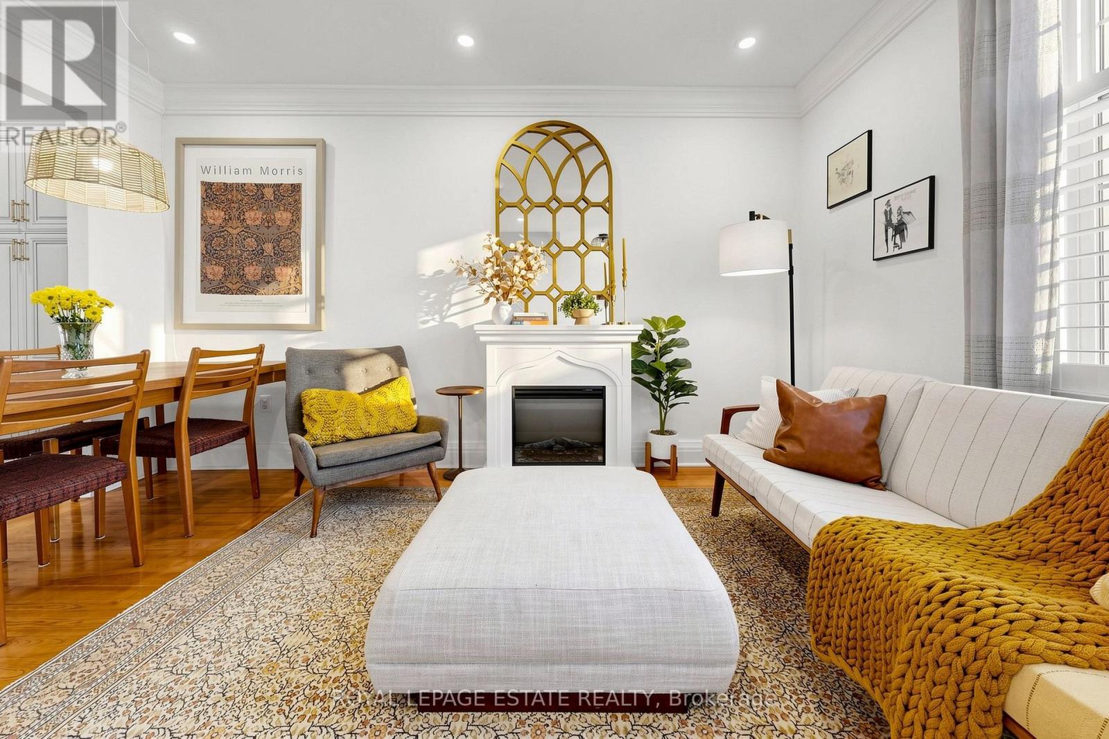 823 Sammon Avenue, Toronto, Ontario  M4C 2E7 - Photo 4 - E13047024