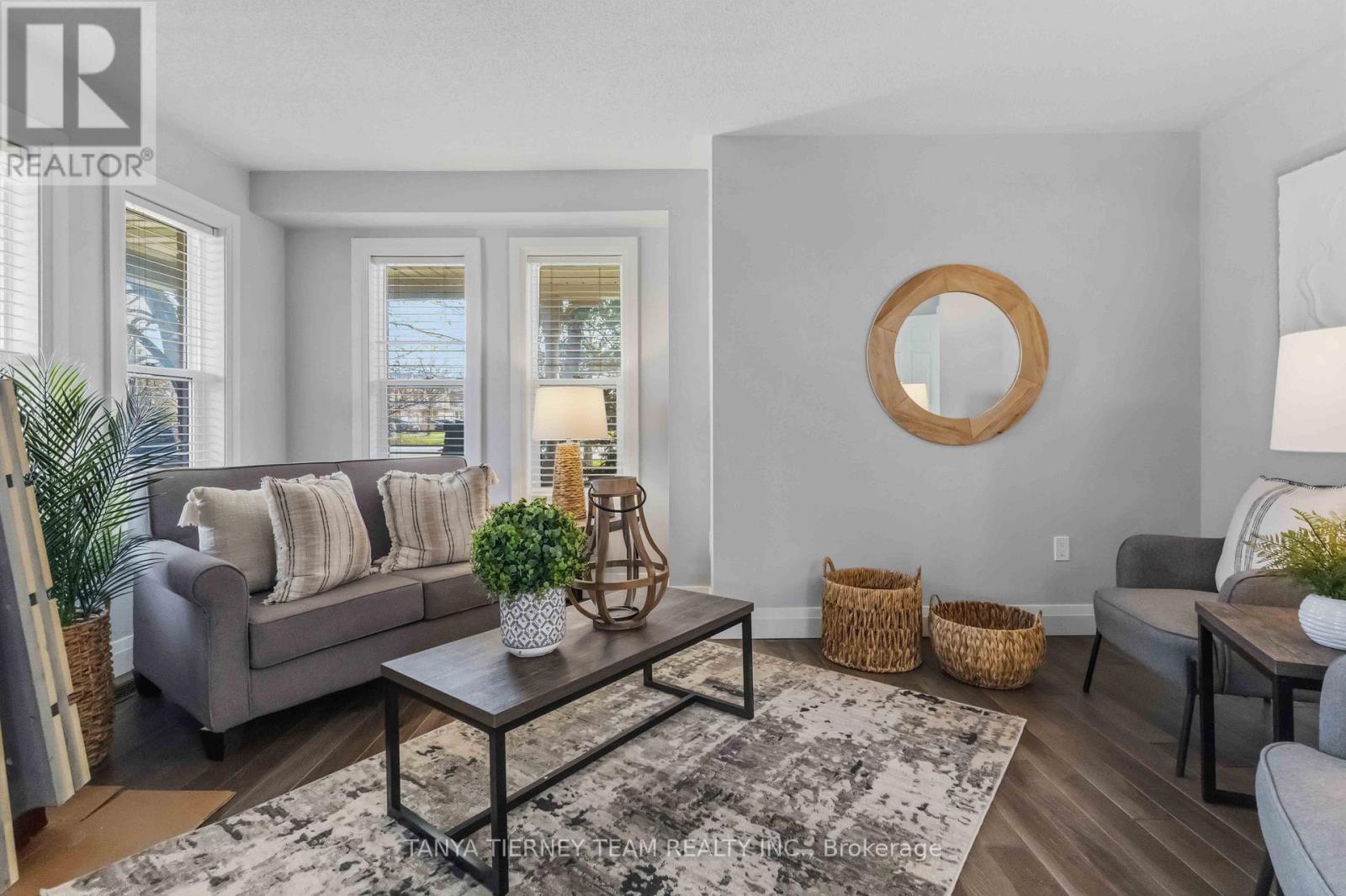 41 Zachary Place, Whitby, Ontario  L1M 1E1 - Photo 7 - E13047118