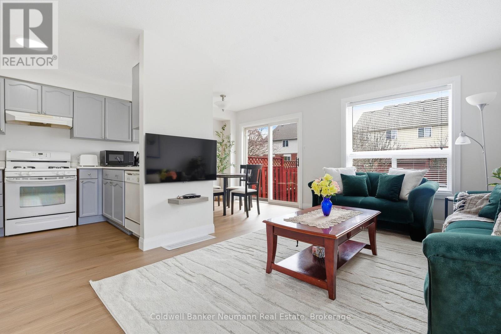 254 Silurian Drive, Guelph, Ontario  N1E 7B8 - Photo 4 - X13047004