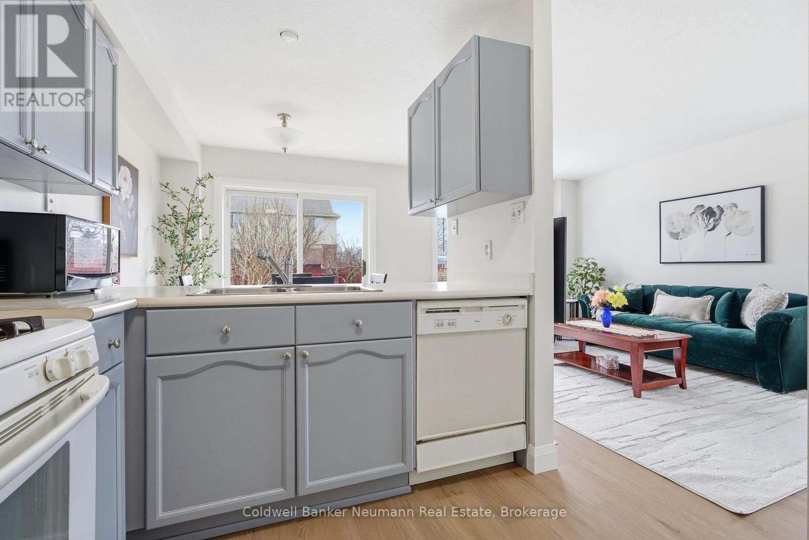 254 Silurian Drive, Guelph, Ontario  N1E 7B8 - Photo 8 - X13047004