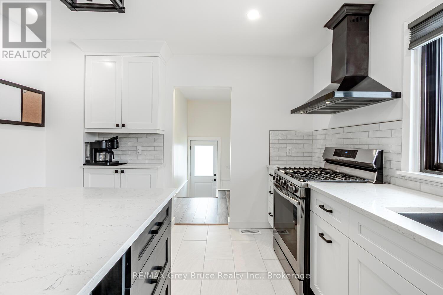 105 John Street, Georgian Bluffs, Ontario  N0H 2T0 - Photo 19 - X13047136