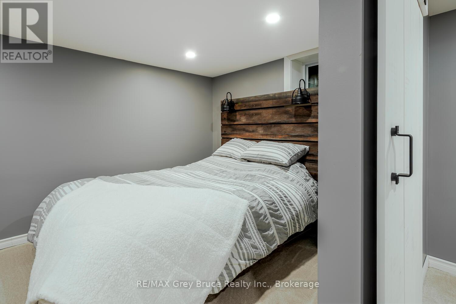 105 John Street, Georgian Bluffs, Ontario  N0H 2T0 - Photo 36 - X13047136