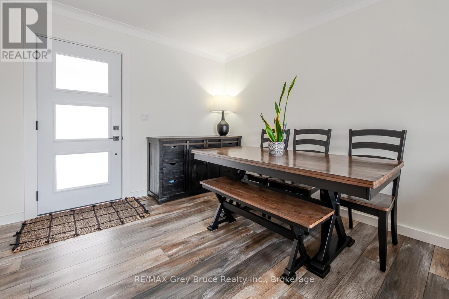 105 John Street, Georgian Bluffs, Ontario  N0H 2T0 - Photo 6 - X13047136