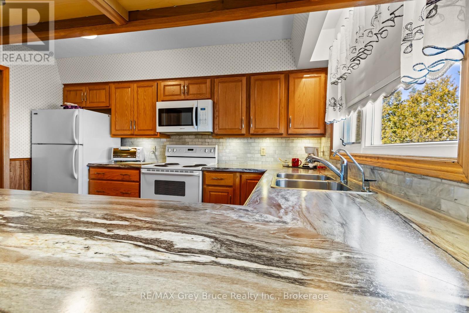 102 Carter Road, Northern Bruce Peninsula, Ontario  N0H 1W0 - Photo 11 - X13047172