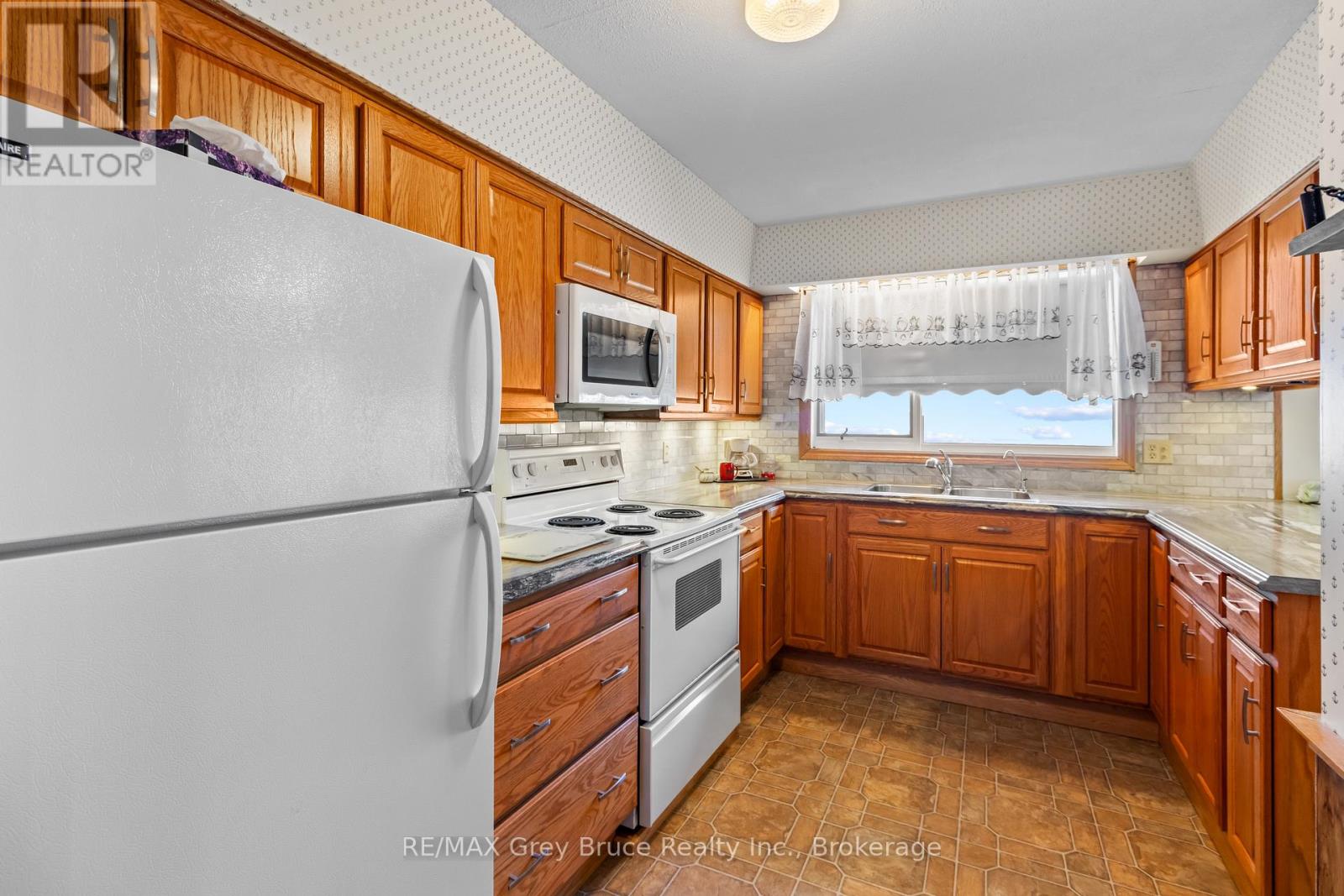 102 Carter Road, Northern Bruce Peninsula, Ontario  N0H 1W0 - Photo 9 - X13047172