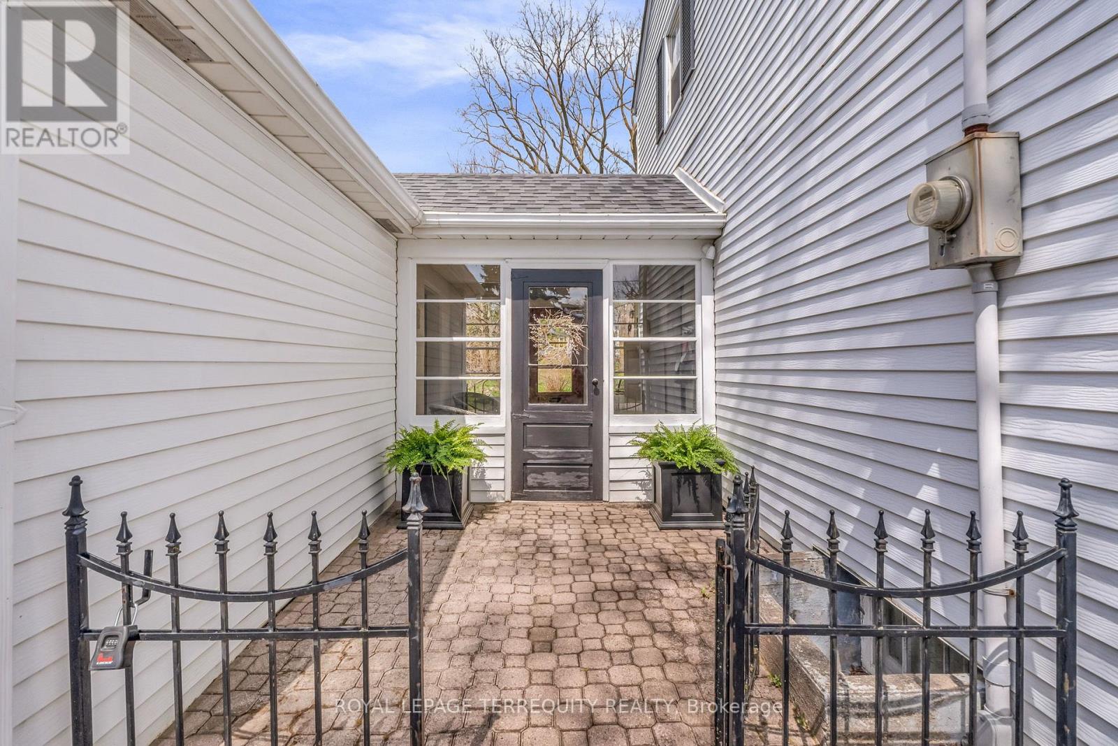 155 Centre Street W, Richmond Hill (Mill Pond), Ontario  L4C 3P6 - Photo 3 - N13047018