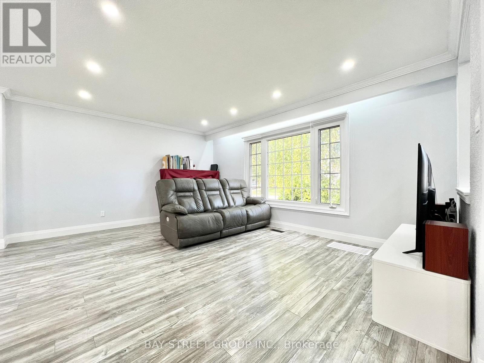 93 Parkway Avenue, Markham (Markham Village), Ontario  L3P 2H1 - Photo 7 - N13047084