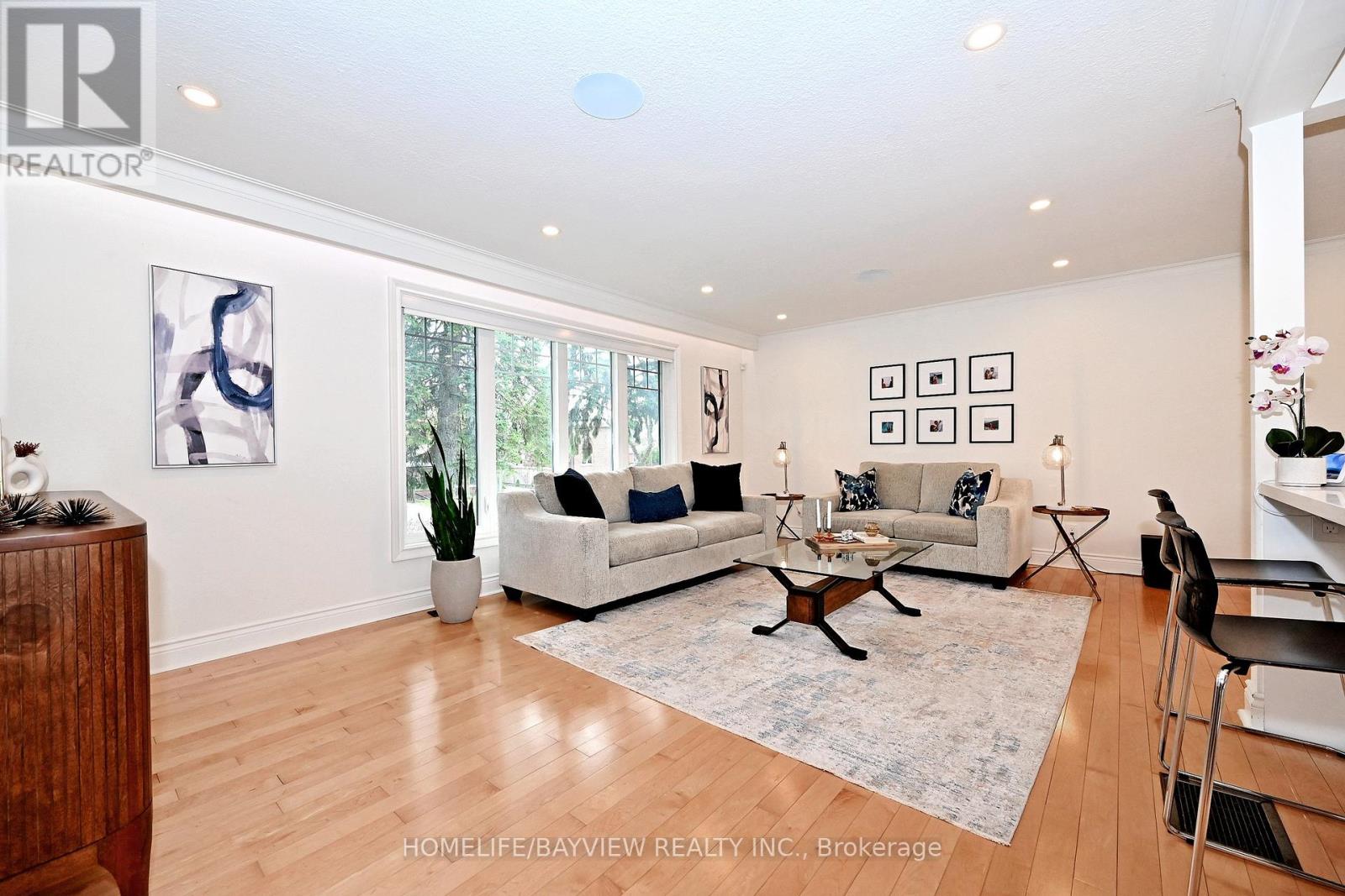 159 Laverock Avenue, Richmond Hill (Mill Pond), Ontario  L4C 4K1 - Photo 9 - N13047174