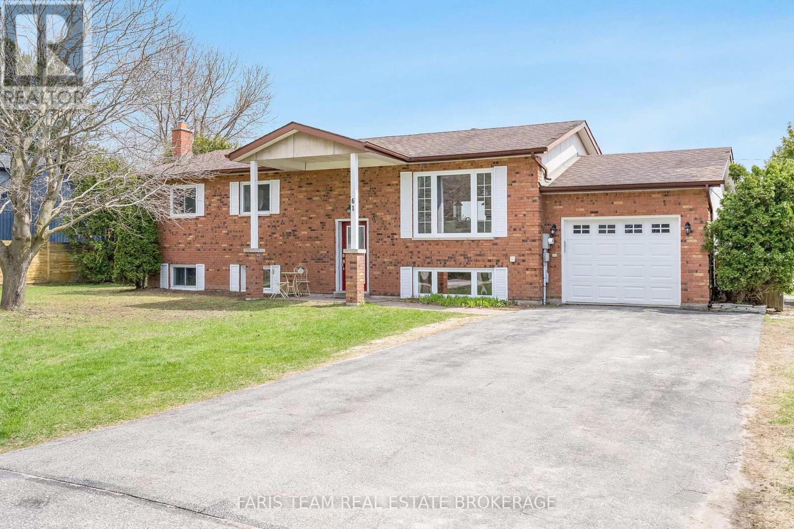 61 MILL STREET E, springwater, Ontario