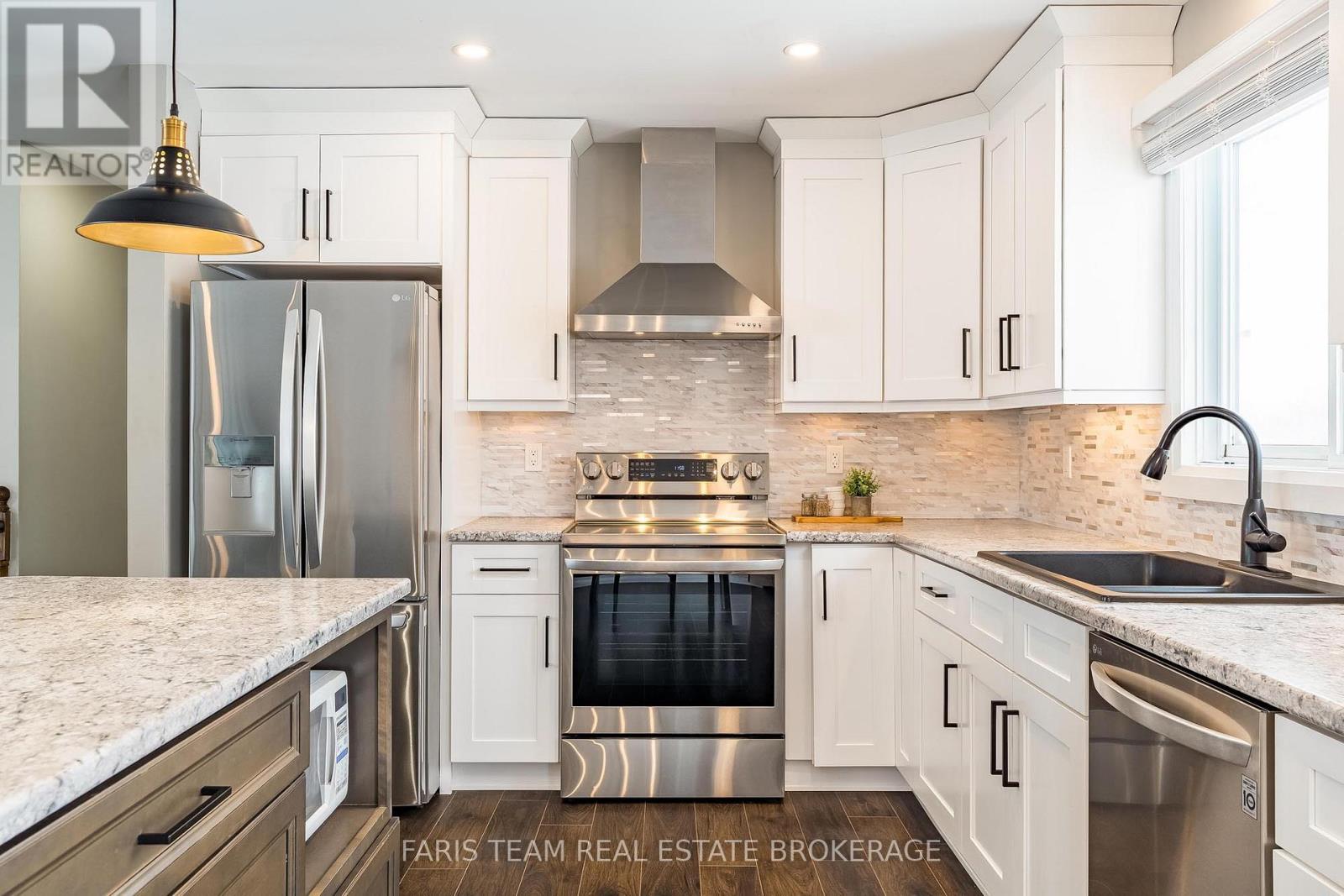 61 Mill Street E, Springwater, Ontario  L0L 1V0 - Photo 10 - S13046914