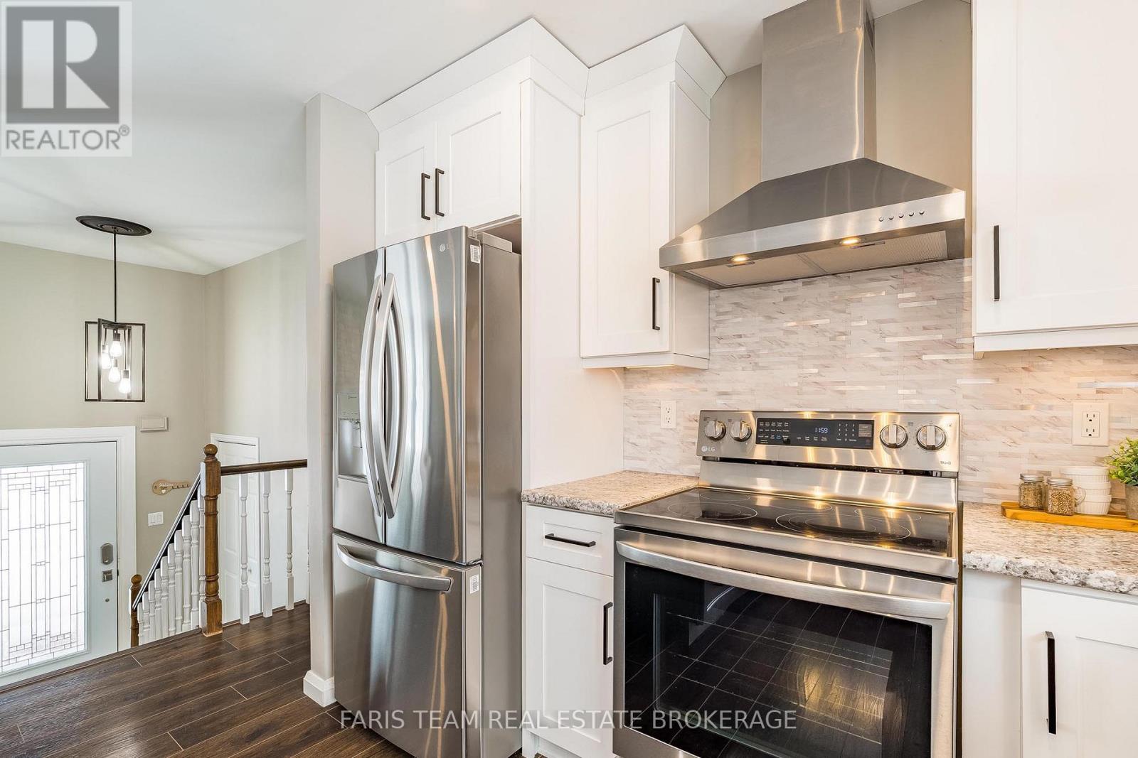 61 Mill Street E, Springwater, Ontario  L0L 1V0 - Photo 12 - S13046914