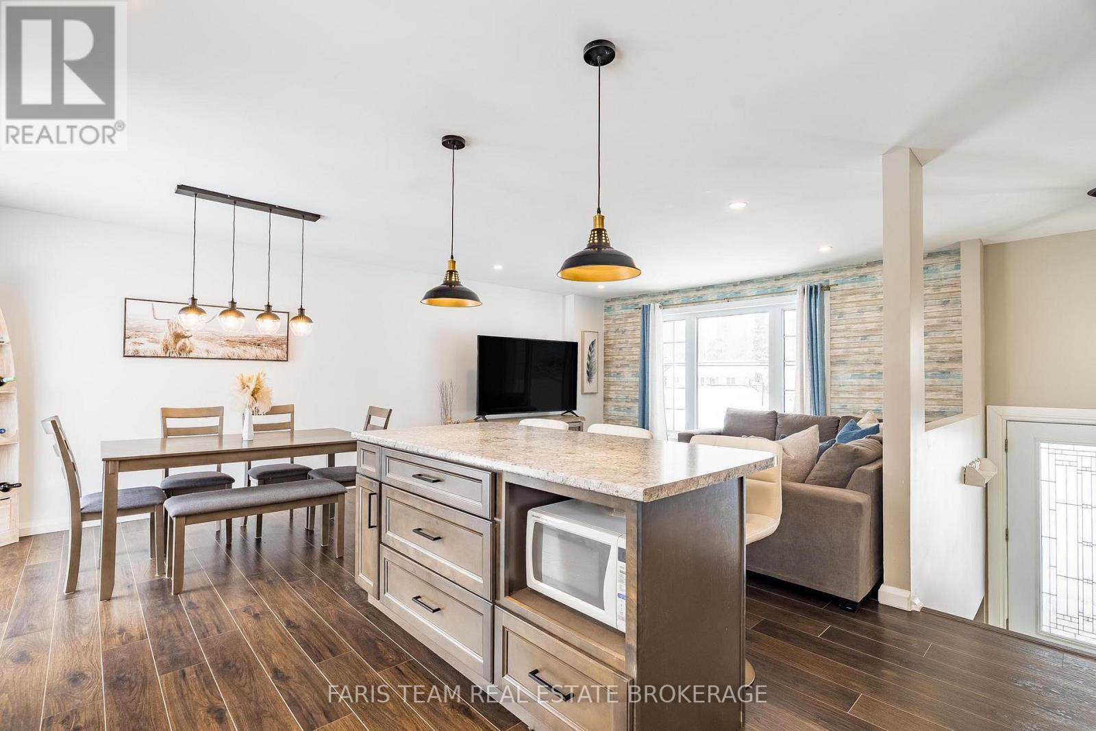 61 Mill Street E, Springwater, Ontario  L0L 1V0 - Photo 13 - S13046914