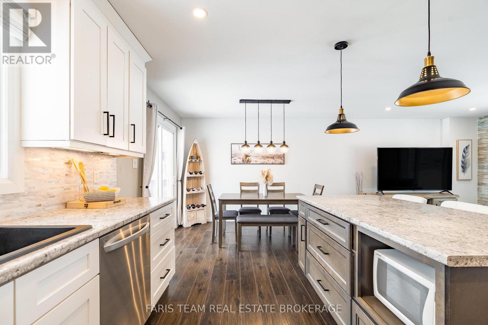 61 Mill Street E, Springwater, Ontario  L0L 1V0 - Photo 14 - S13046914