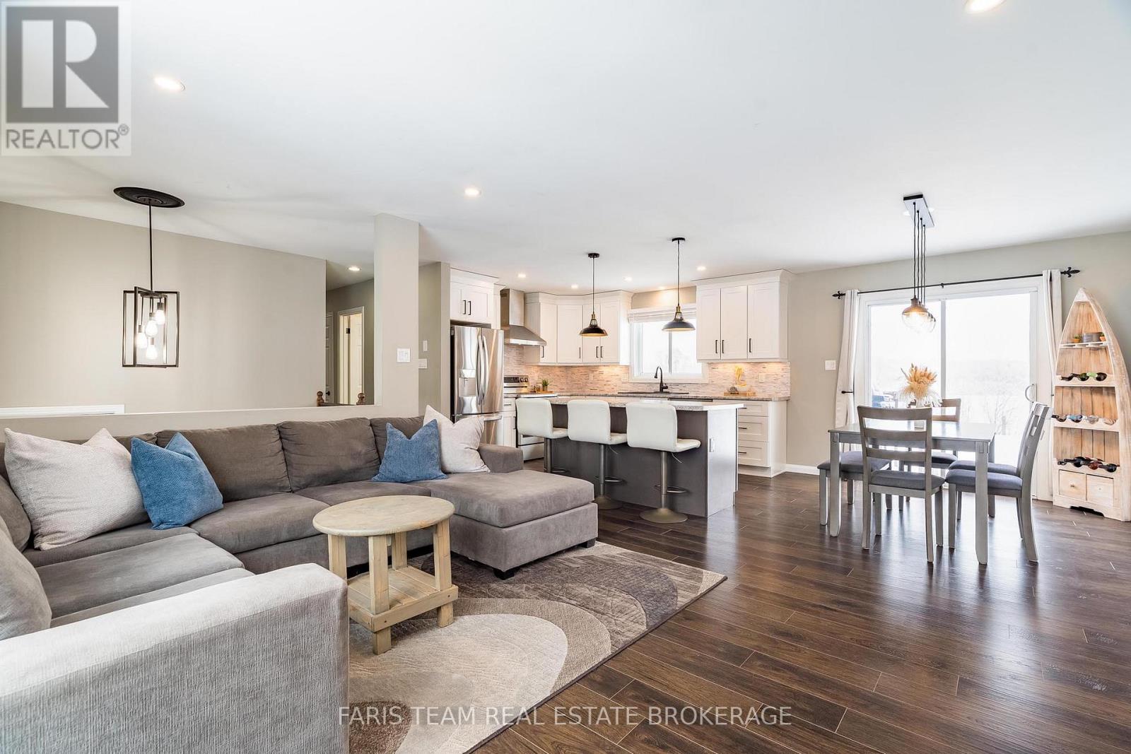 61 Mill Street E, Springwater, Ontario  L0L 1V0 - Photo 19 - S13046914