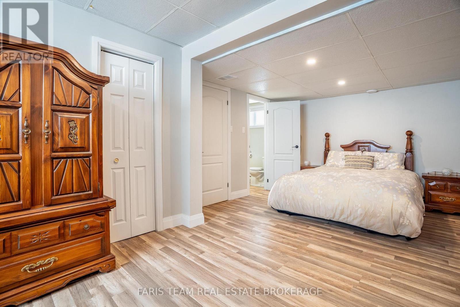 61 Mill Street E, Springwater, Ontario  L0L 1V0 - Photo 34 - S13046914