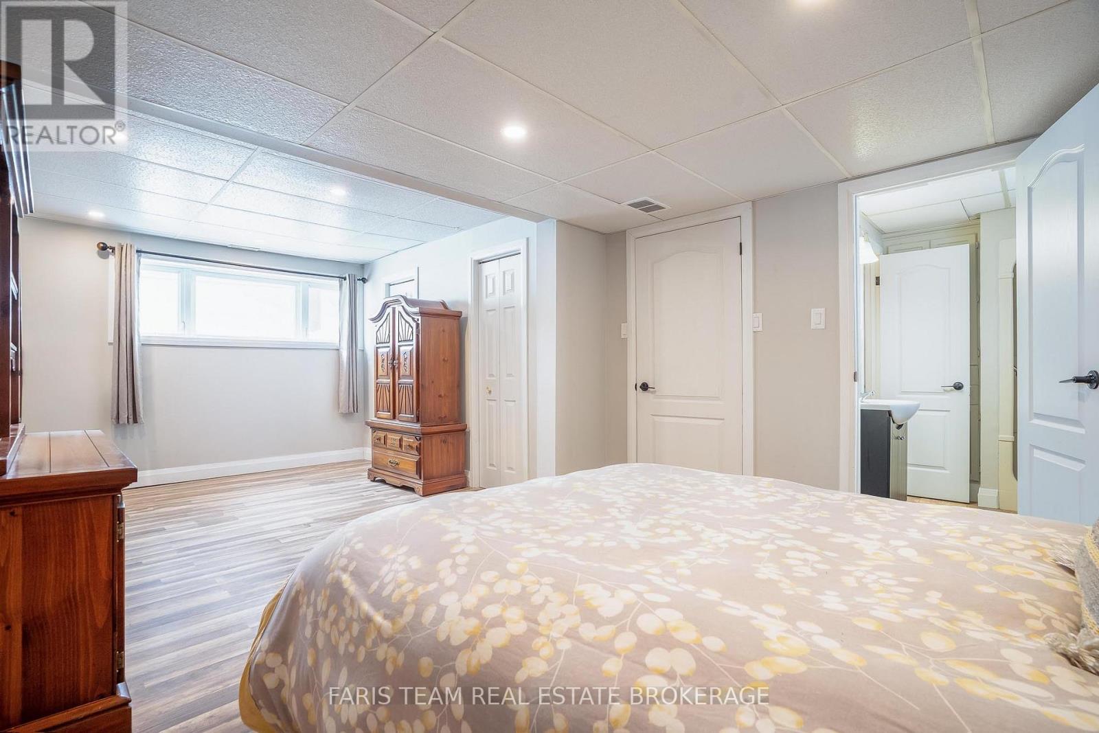 61 Mill Street E, Springwater, Ontario  L0L 1V0 - Photo 35 - S13046914