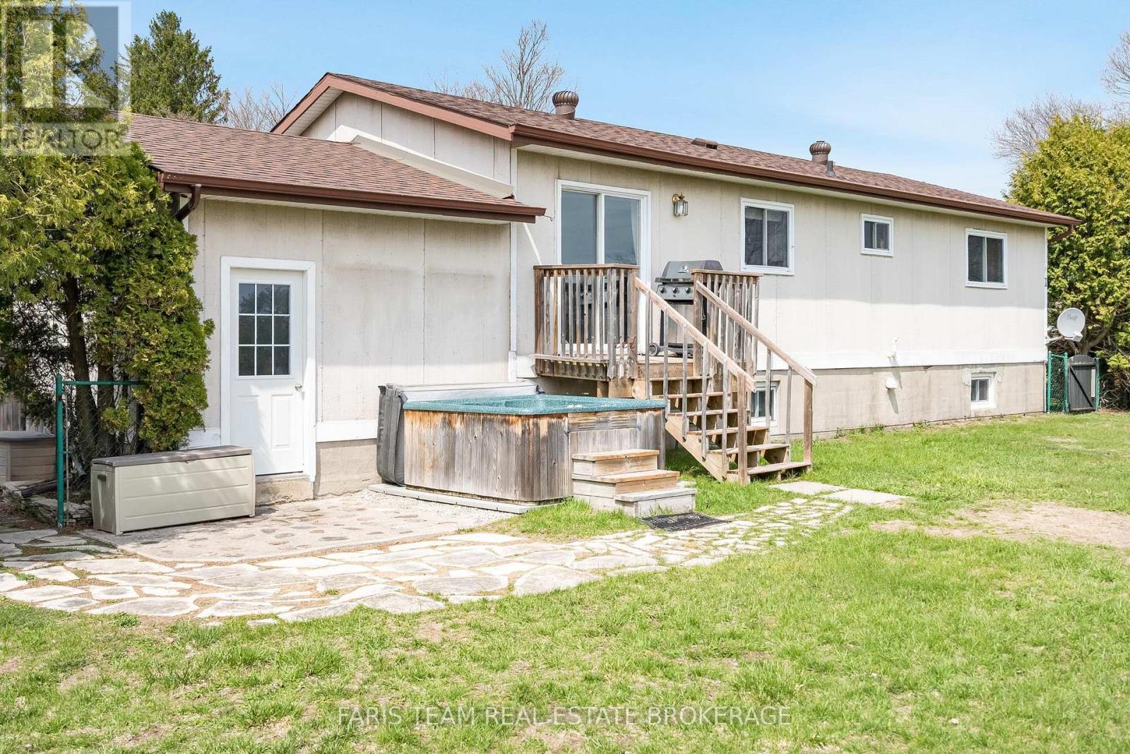 61 Mill Street E, Springwater, Ontario  L0L 1V0 - Photo 40 - S13046914