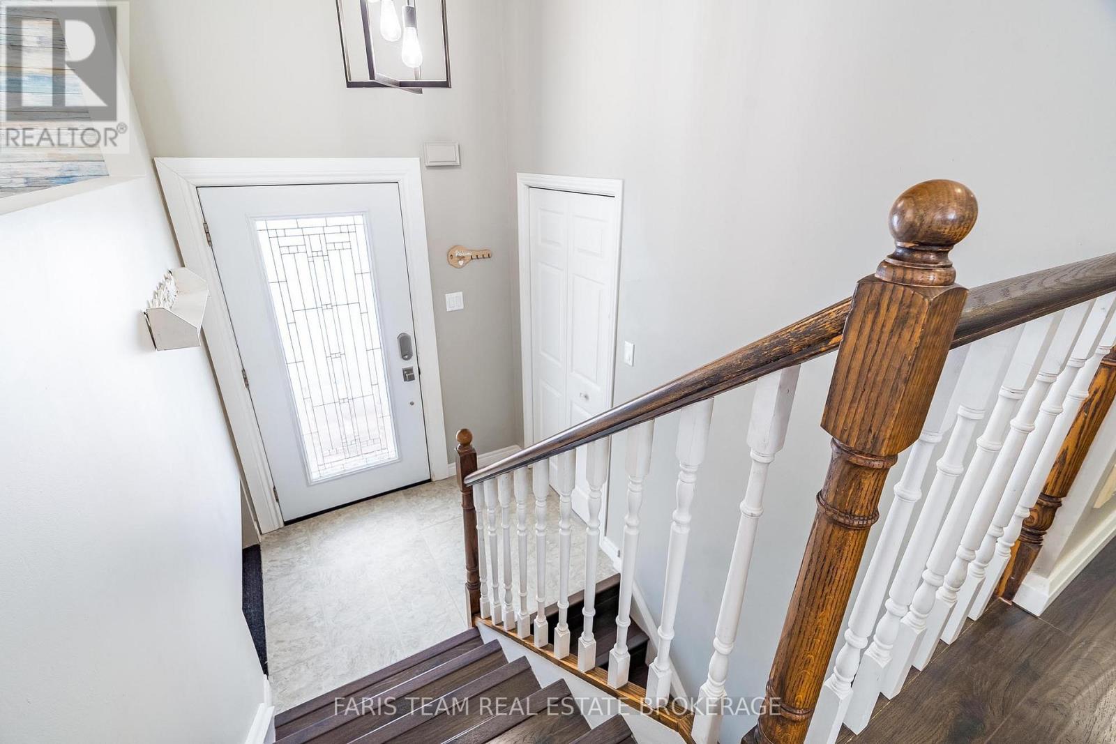 61 Mill Street E, Springwater, Ontario  L0L 1V0 - Photo 5 - S13046914