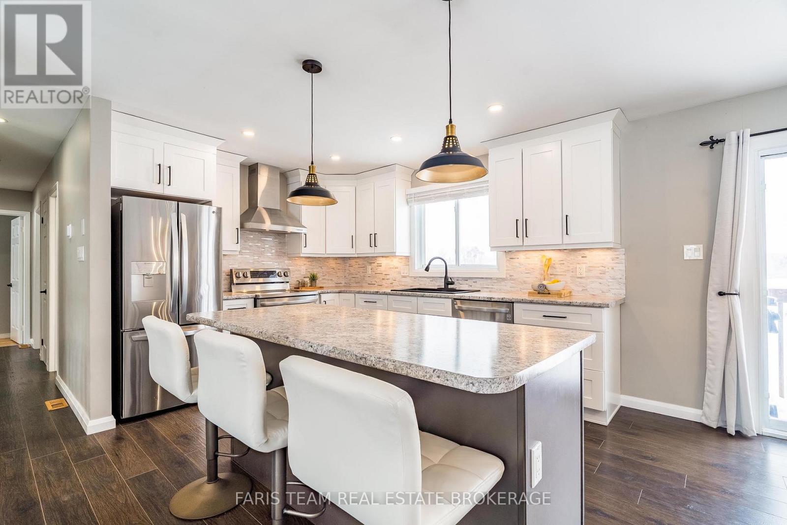 61 Mill Street E, Springwater, Ontario  L0L 1V0 - Photo 7 - S13046914