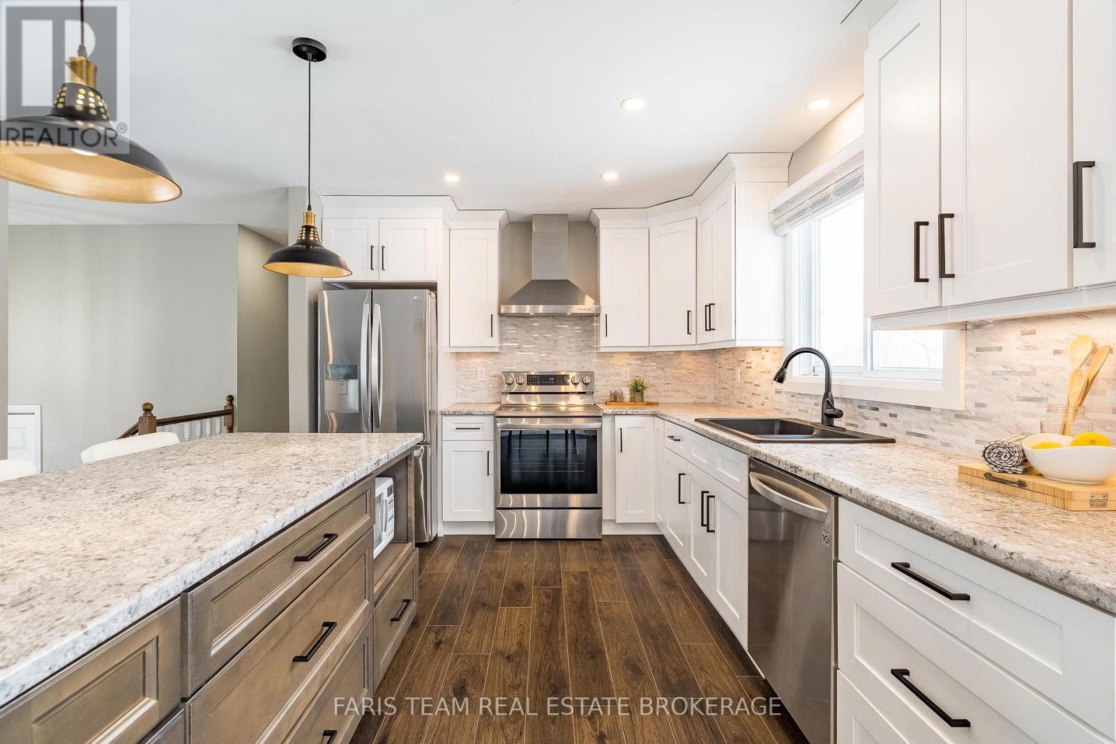 61 Mill Street E, Springwater, Ontario  L0L 1V0 - Photo 8 - S13046914