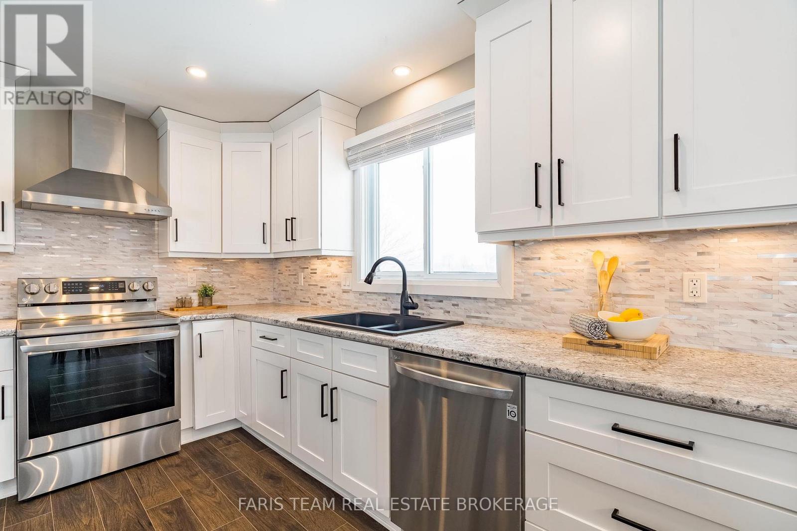 61 Mill Street E, Springwater, Ontario  L0L 1V0 - Photo 9 - S13046914