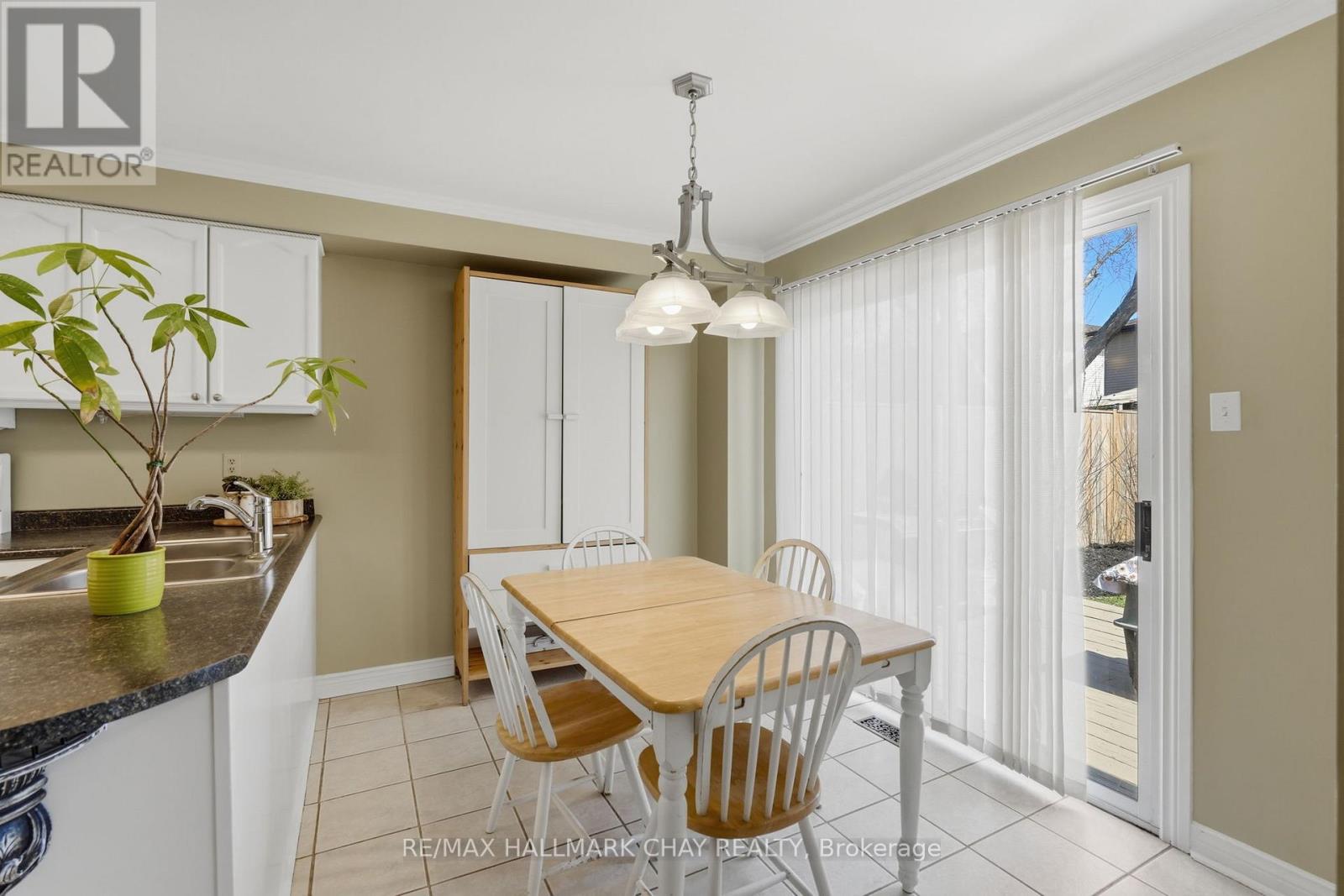 21 Carr Drive, Barrie (Letitia Heights), Ontario  L4N 6N3 - Photo 14 - S13047046