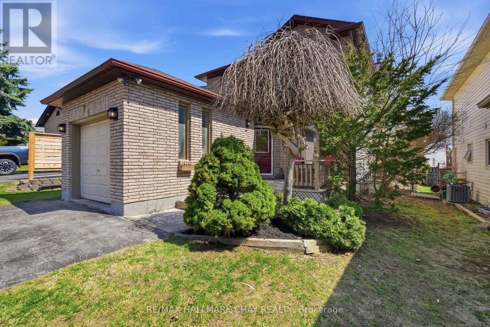 21 Carr Drive, Barrie (Letitia Heights), Ontario  L4N 6N3 - Photo 2 - S13047046