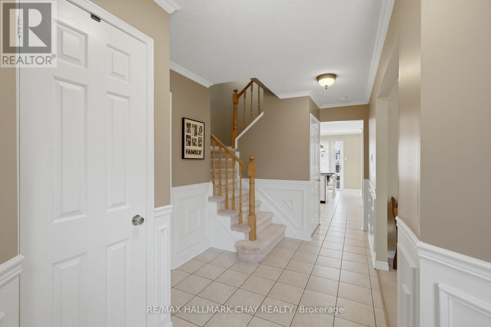 21 Carr Drive, Barrie (Letitia Heights), Ontario  L4N 6N3 - Photo 5 - S13047046