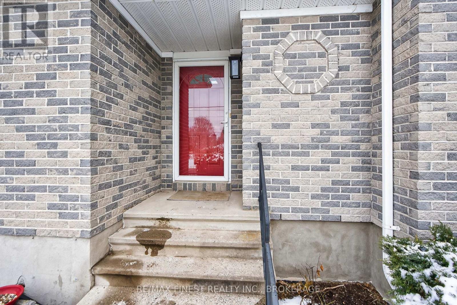 757 Front Road, Kingston, Ontario  K7M 4L6 - Photo 2 - X12929256