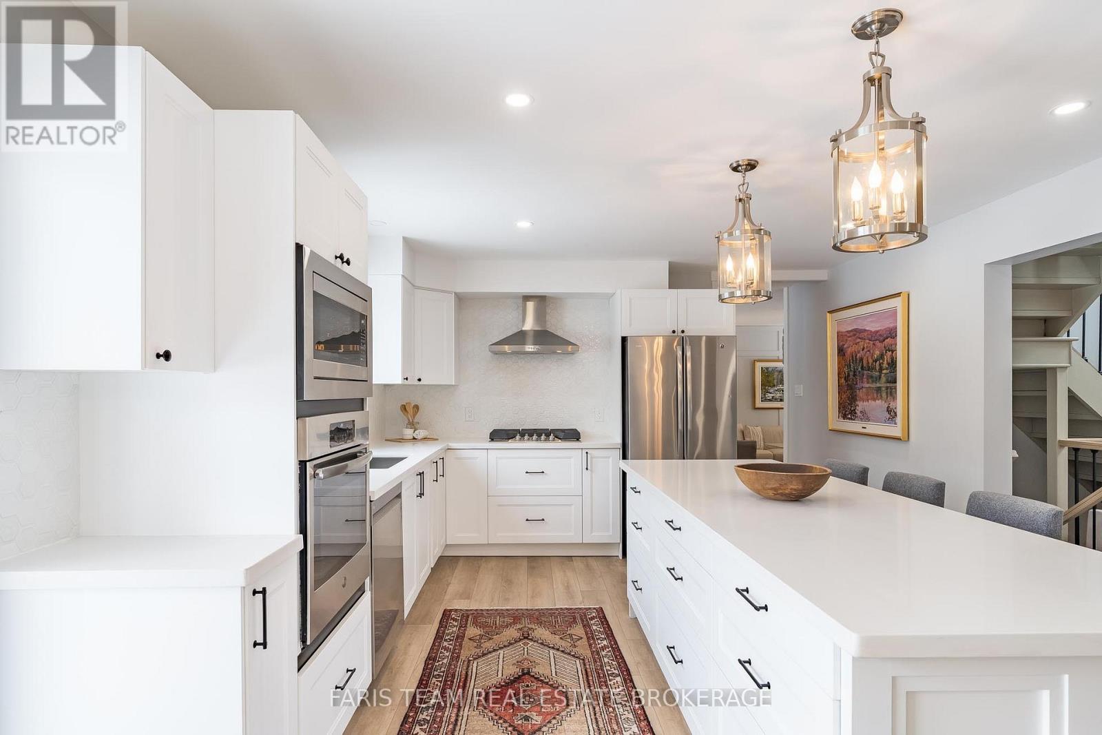 3 Matthew Court, Wasaga Beach, Ontario  L9Z 1J5 - Photo 9 - S12864982