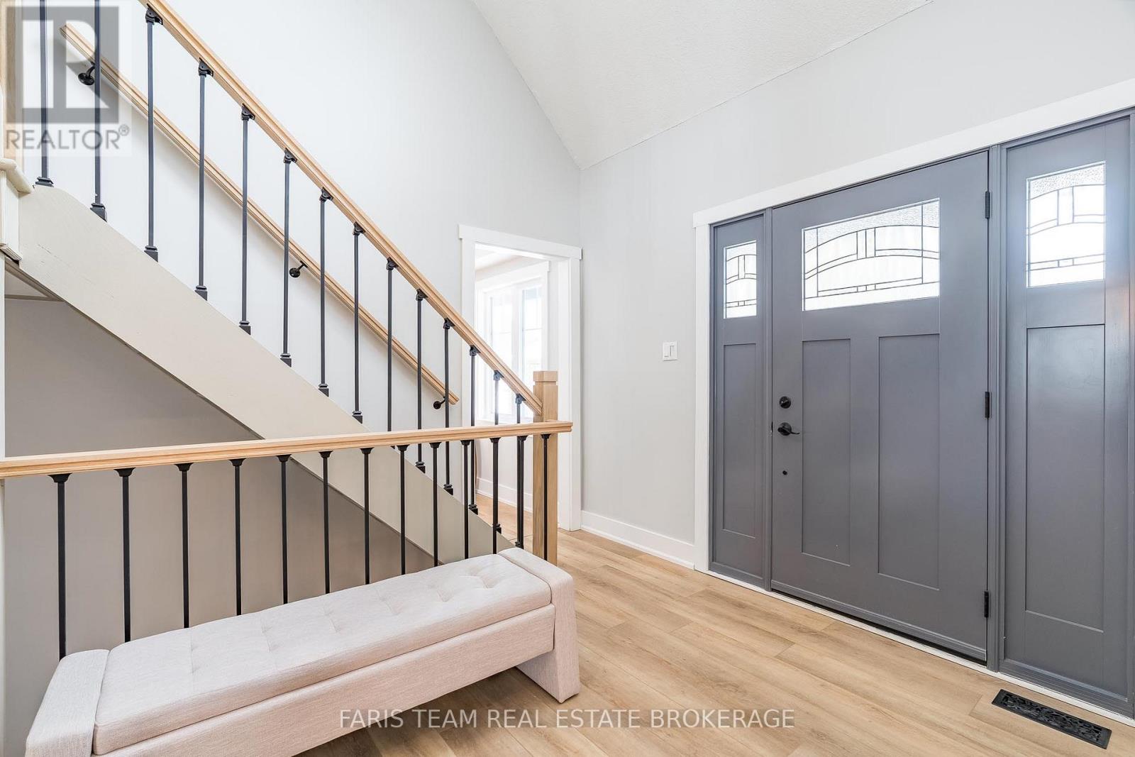 3 Matthew Court, Wasaga Beach, Ontario  L9Z 1J5 - Photo 5 - S12864982