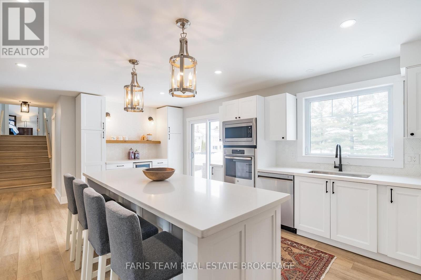 3 Matthew Court, Wasaga Beach, Ontario  L9Z 1J5 - Photo 8 - S12864982