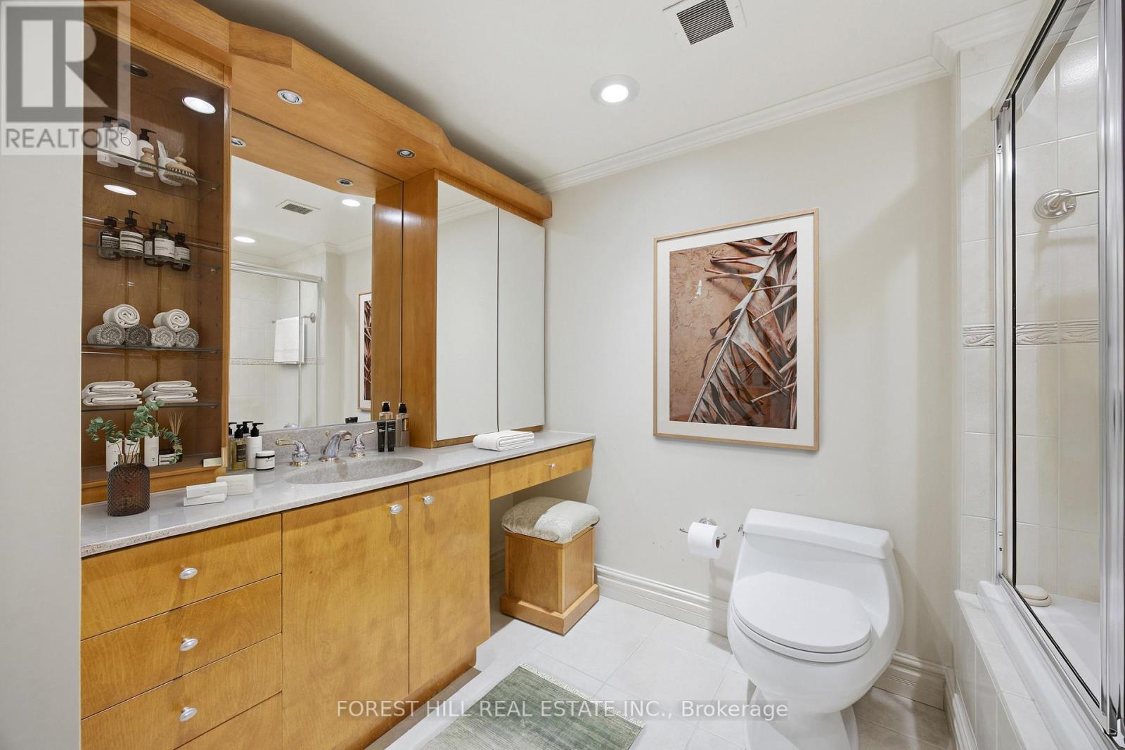 507 - 19 LOWER VILLAGE GATE Toronto (Forest Hill South), ON M5P 3L9