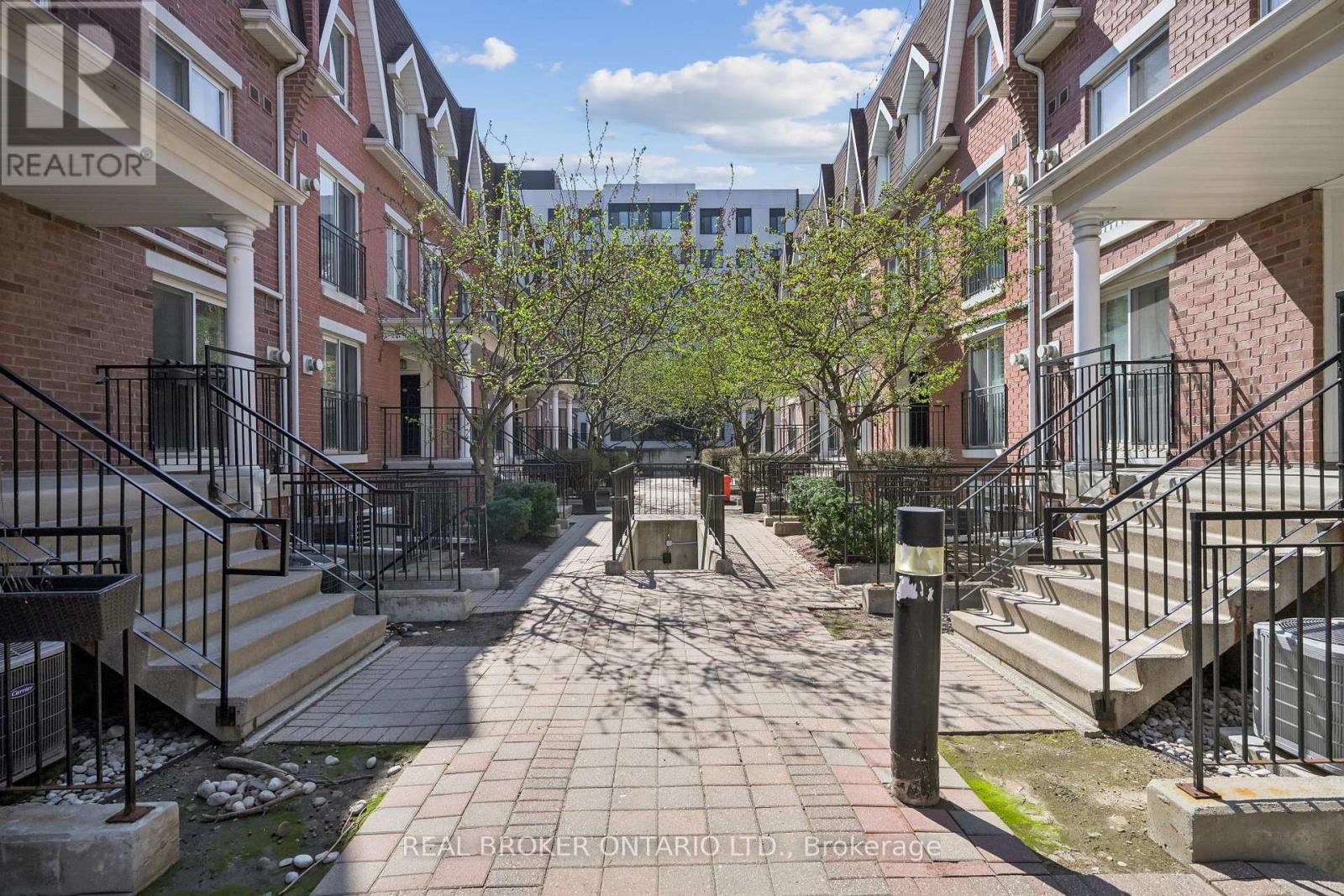 1011 - 18 Laidlaw Street, Toronto, Ontario  M6K 1X2 - Photo 2 - W13047108