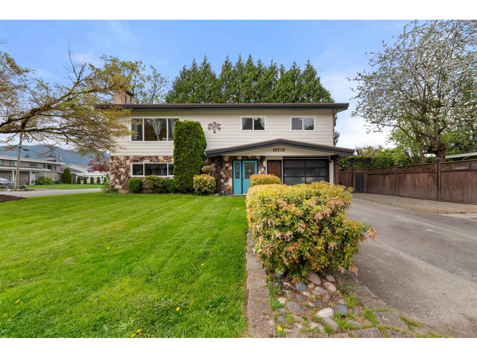 10218 Oval Drive, Fairfield Island, Chilliwack, British Columbia  V2P 6S7 - Photo 2 - R3115464