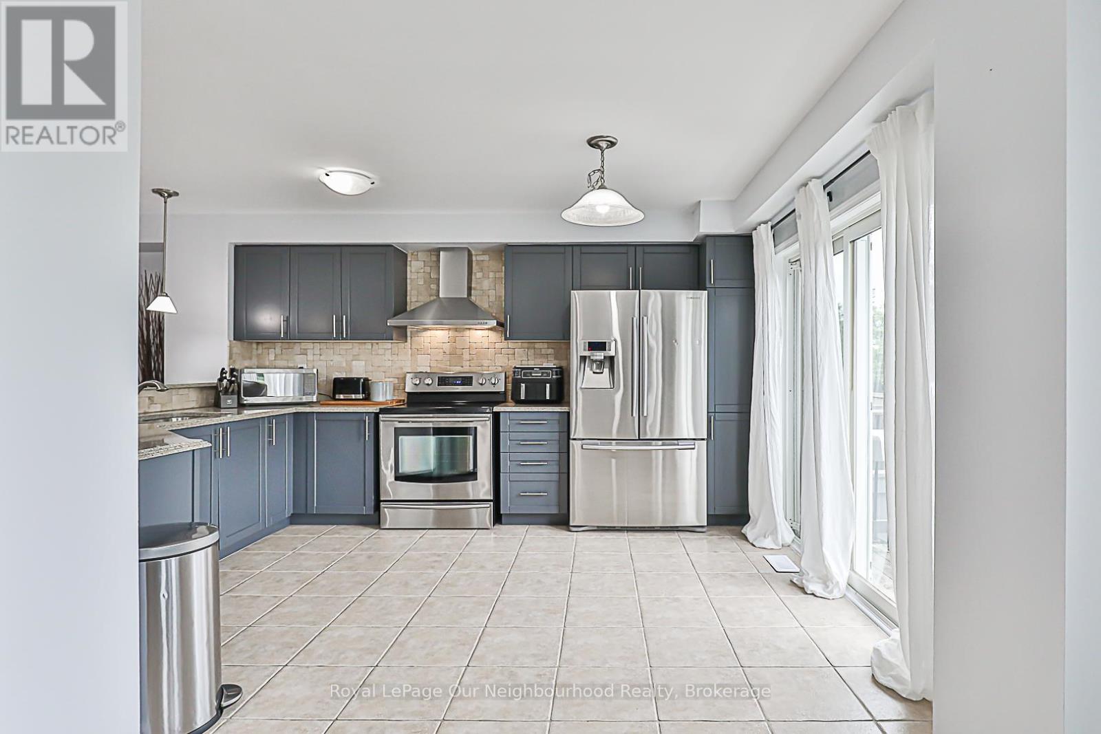 1882 Liatris Drive, Pickering, Ontario  L1X 0A4 - Photo 14 - E13047220