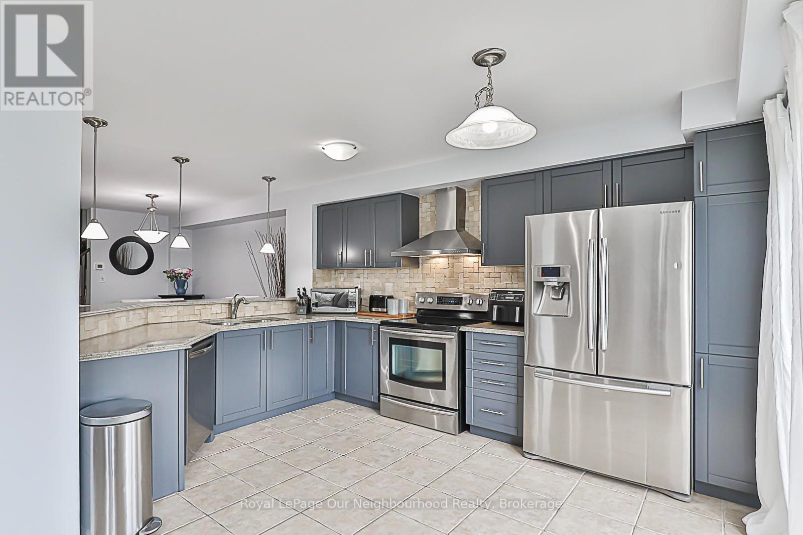 1882 Liatris Drive, Pickering, Ontario  L1X 0A4 - Photo 15 - E13047220