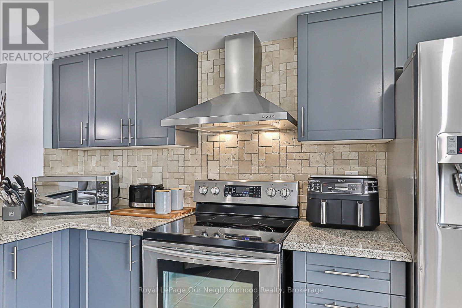 1882 Liatris Drive, Pickering, Ontario  L1X 0A4 - Photo 16 - E13047220