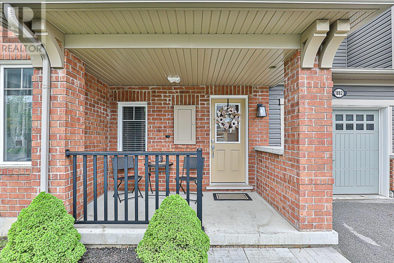 1882 Liatris Drive, Pickering, Ontario  L1X 0A4 - Photo 2 - E13047220